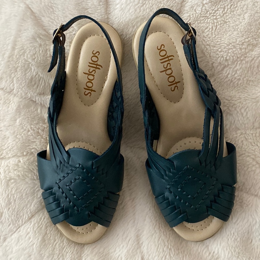 EUC Vintage Softspots leather sandals size 8.5 wide